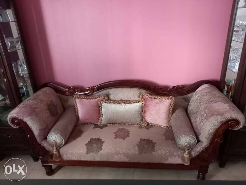 Sofa + 2 arm chairs + coffee table 1