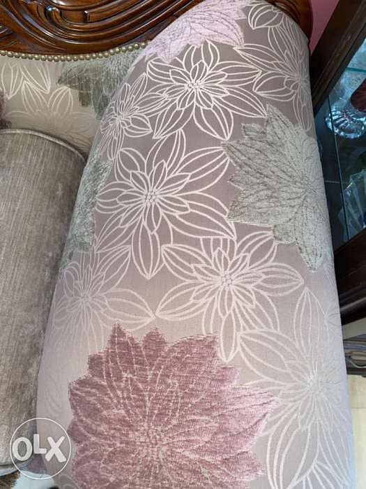 Sofa + 2 arm chairs + coffee table 3