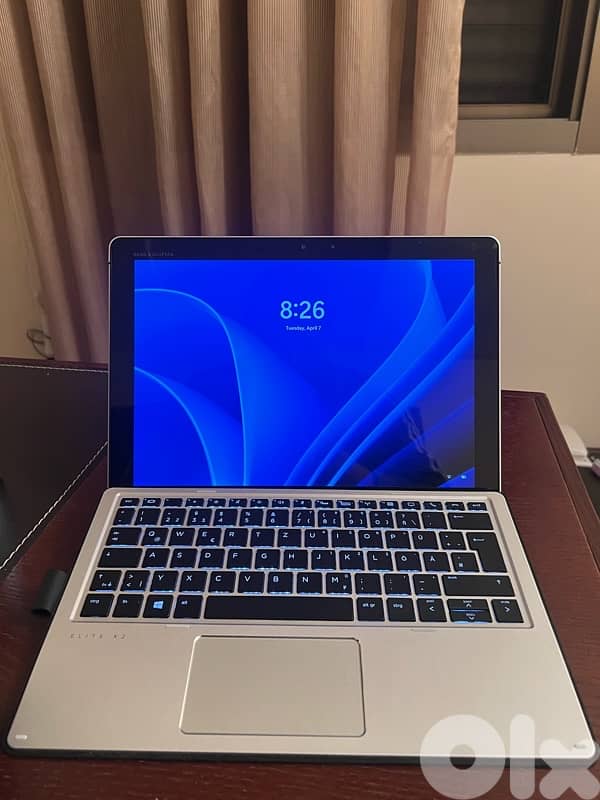 hp i5 7th gen , detachable 2 in1 touch screen 1