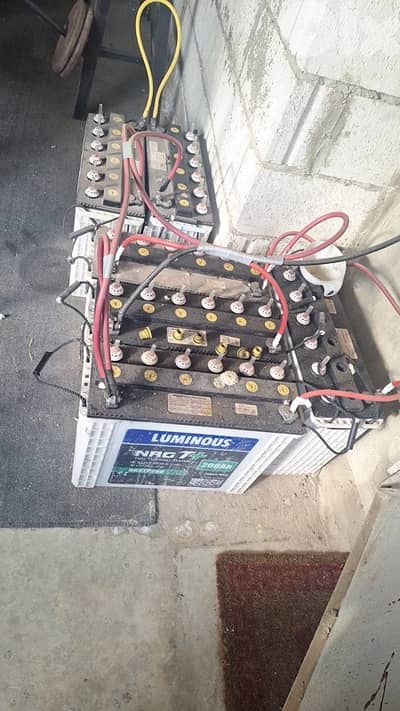 4 batteries luminous used