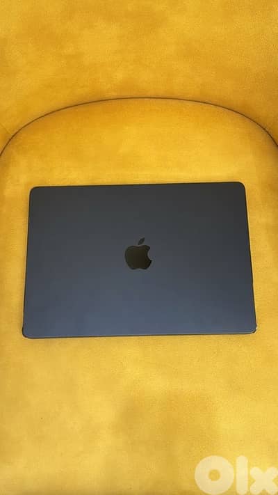 Barely Used Like New - Apple MacBook Air 13.6" Laptop - Black