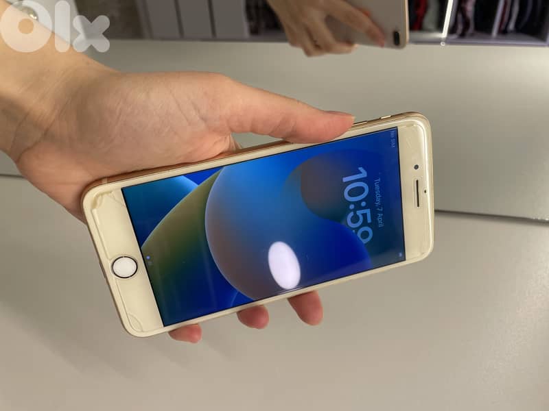 IPhone 8 Plus used 64 G 3