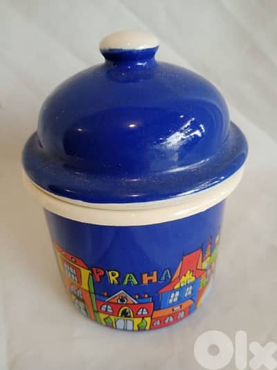 عبوة أنتيك معدن