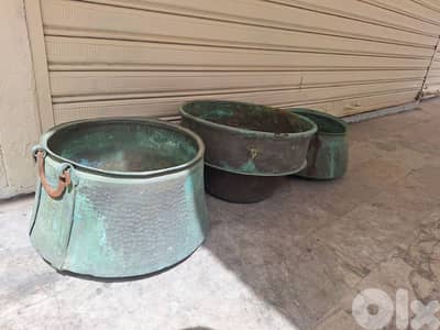 طنجرة نحاس احمر انتيك قديم يوجد ٣ قطع مختلفة