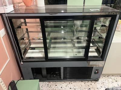 براد عرض كاتو زجاج جالس 150*68.5*135 سم 30555 Williams FCS150R3M