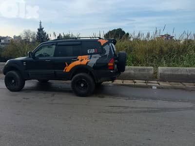 Mitsubishi Montero 2001