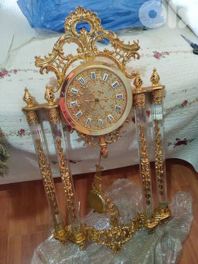 gold clock