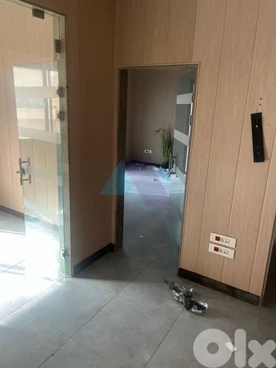 "Prime Location" 200m2 office 4rent in Port - مكتب للإيجار في البور
