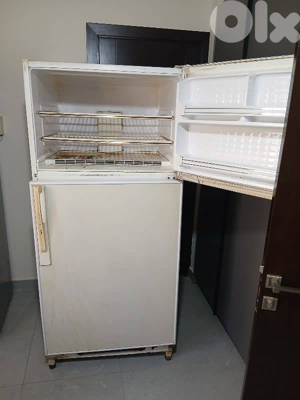 fridge. براد 2