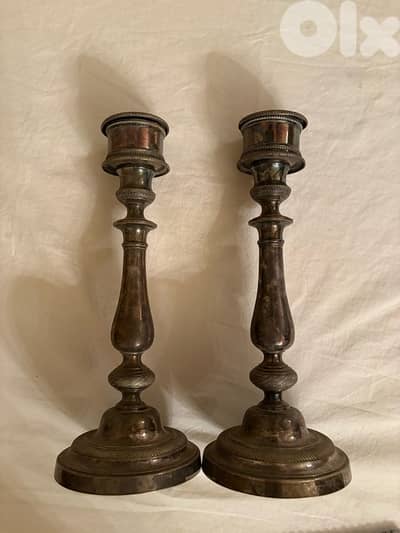 Paire de bougeoirs en argenterie Christoffle