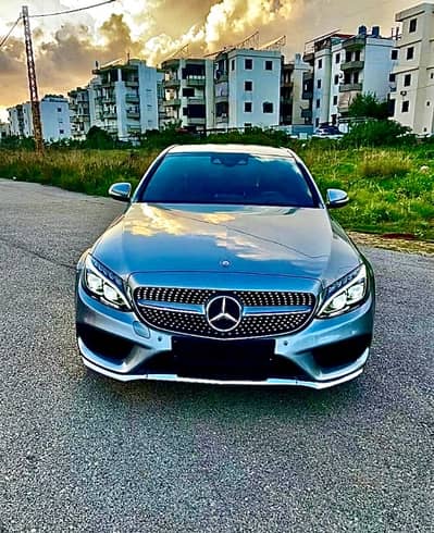 Mercedes  C AMG line - Red Interior - super clean