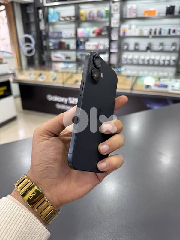 IPHONE 16 256GB USED 1