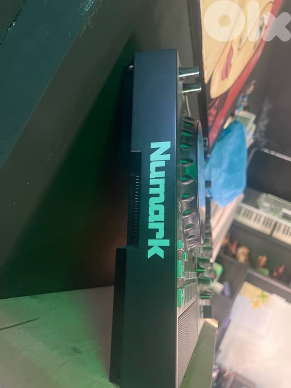 dj controller numark mixstream pro standalone 1