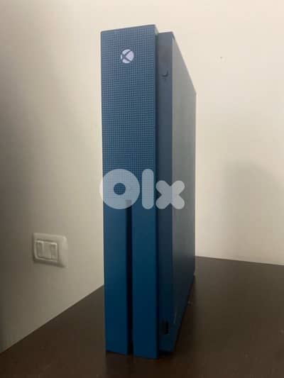 Xbox One S Deep Blue Edition+Mechanical Keyboard60%+Gaming Mouse+Games