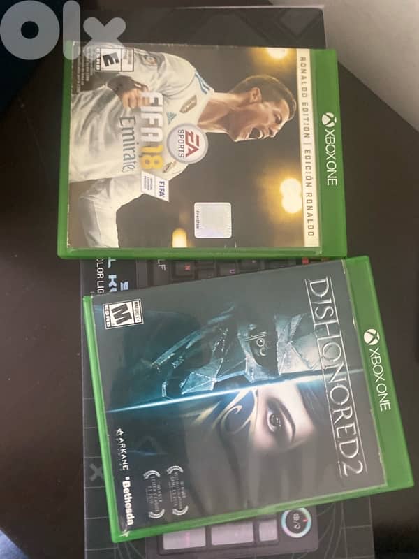 Xbox One S Deep Blue original controller + 2 disk very clean like new 3