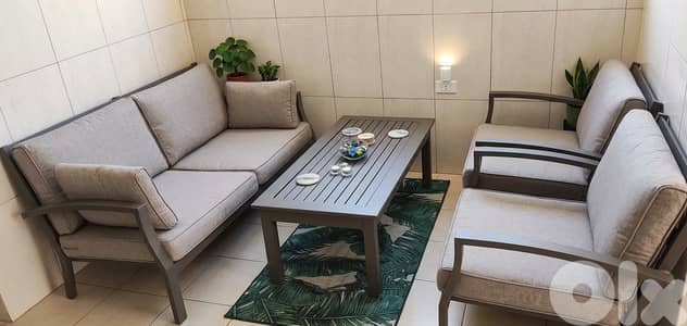 طقم قعدة خارجية (كنباية + كرستين + طاولة)