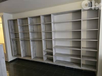 ديكور محل للبيع