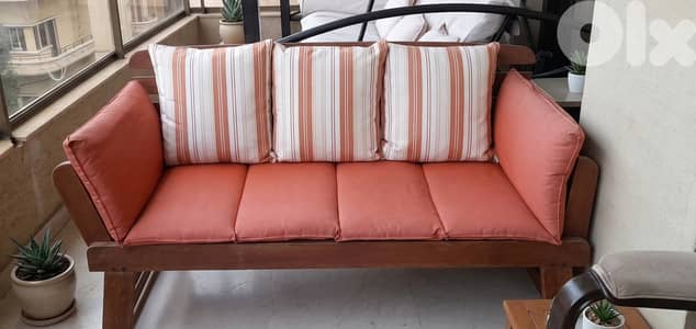 كنباية خشب مع فرش أورانج