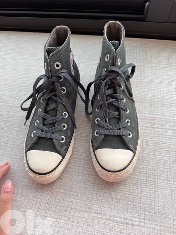 converse grey shoes 1