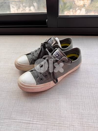 converse grey shoes
