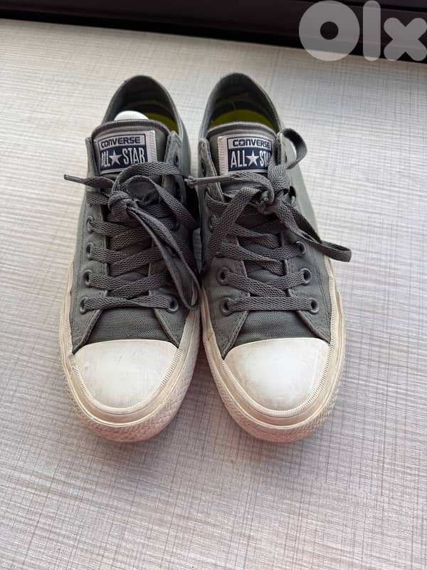 converse grey shoes 1