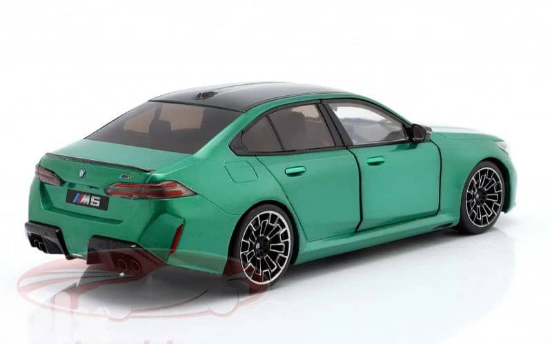 BMW M5 (G90) 2025 diecast car model 1;18 3