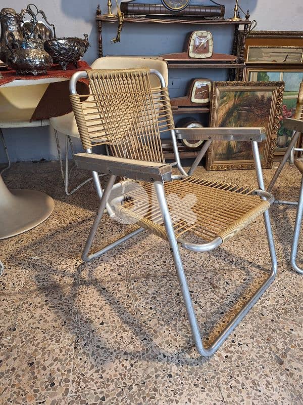 2 vintage foldable chairs 1