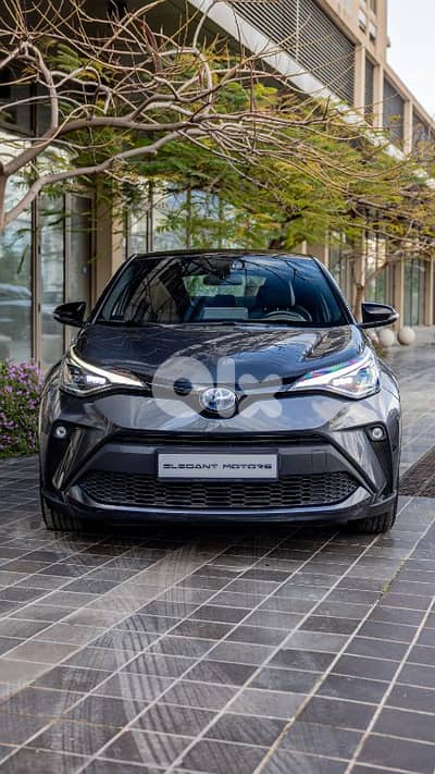 Toyota C-HR 2022 Hybrid Only 43,000 KM