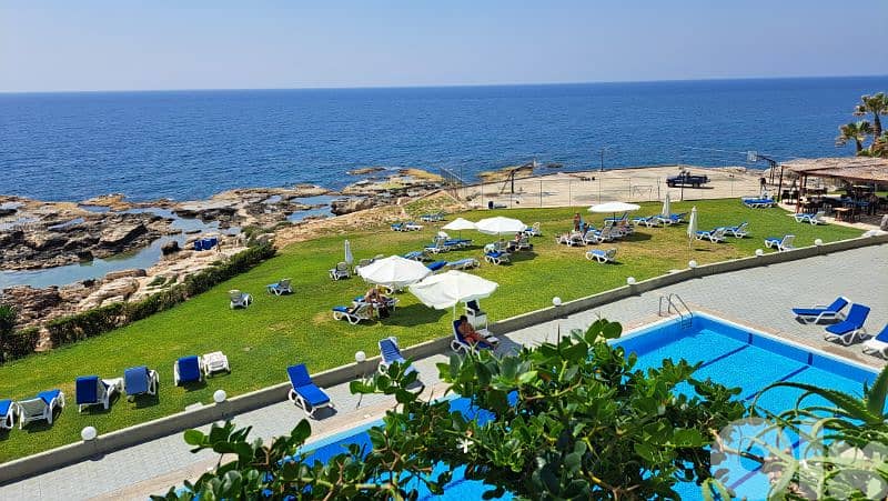 Beachfront Chalet in Jbeil with swimming-pool 8
