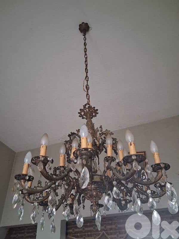 Antique-Style Crystal Chandelier 1