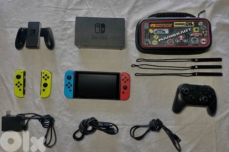 Nintendo Switch (1st gen) Bundle + Pro Controller + Case