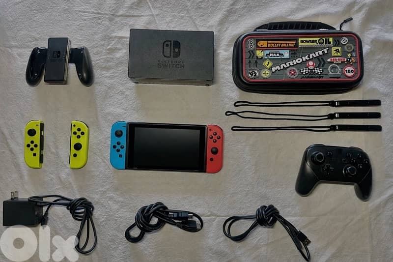 Nintendo Switch (1st gen) Bundle + Pro Controller + Case 1