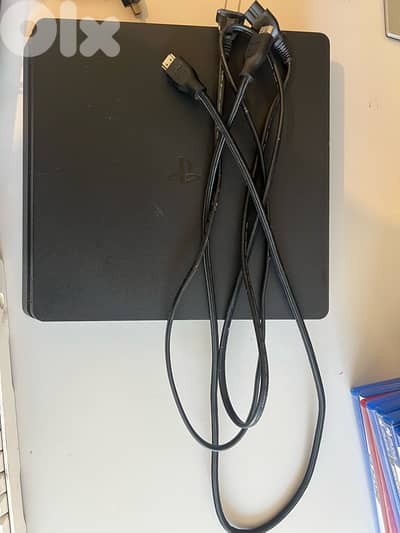 PS4 CONSOLE USED BUT GREAT CONDITION