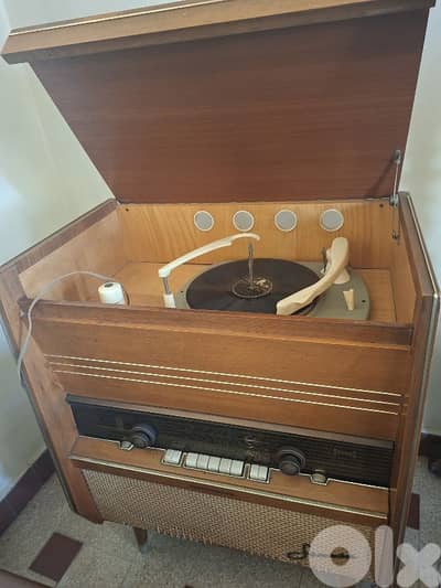 antique stereo and CDs