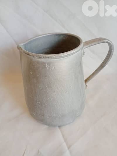 إبريق حليب برتغالي قديم