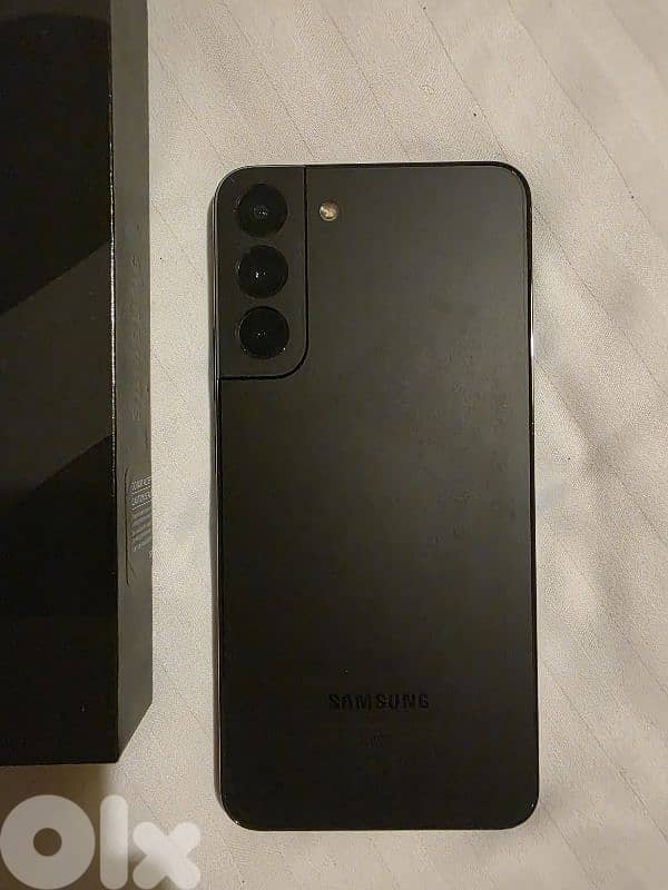 S22+ like new with box 2
