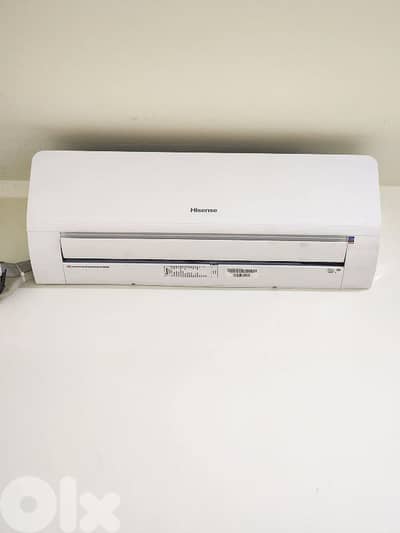 2 ACs Hisense 12,000btu like new Inverter