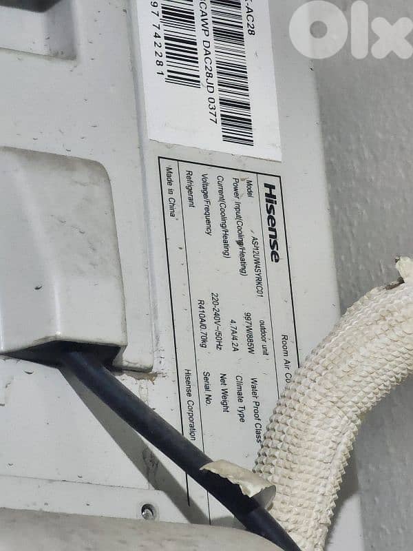 2 ACs Hisense 12,000btu like new Inverter 3