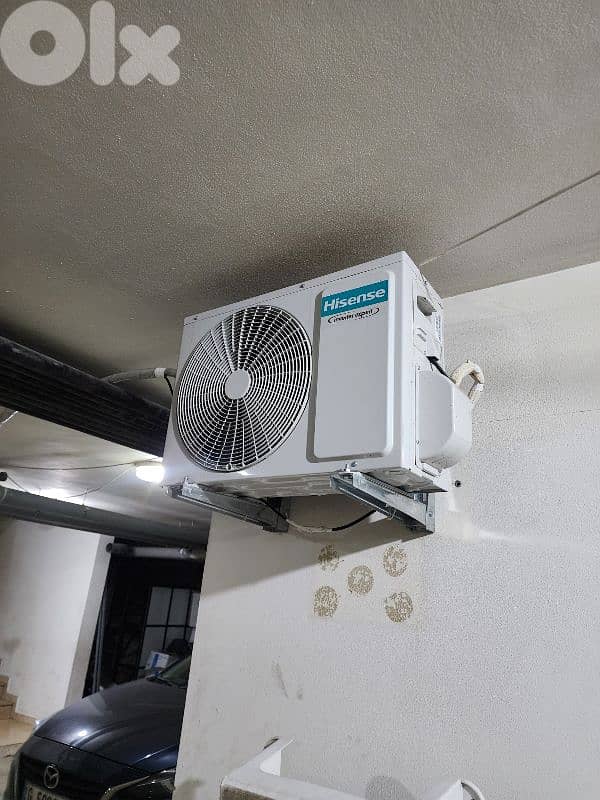 2 ACs Hisense 12,000btu like new Inverter 4