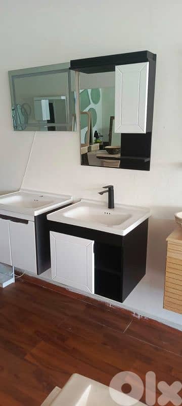 sink and mirror 3