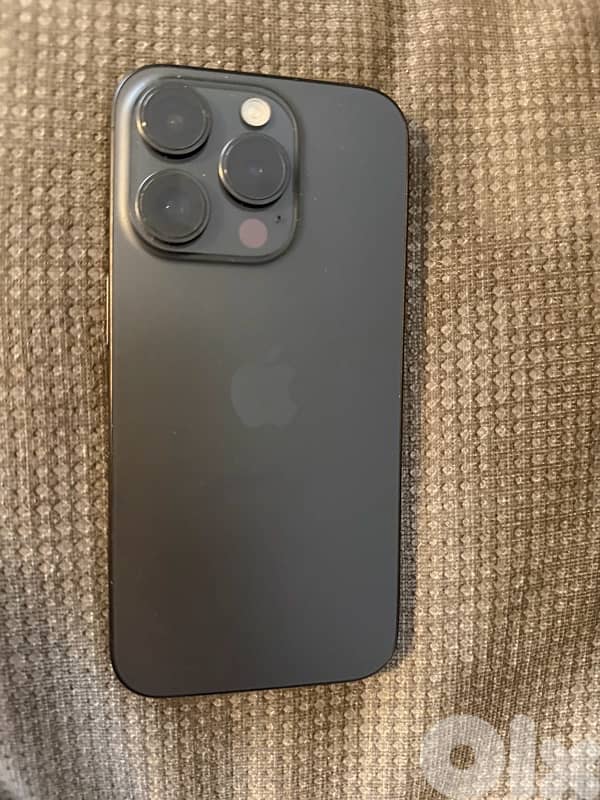 Iphone 15 Pro / 256 GB 1