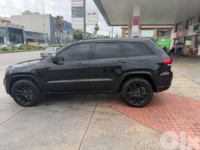 2018 grand cherokee altitude 4x4