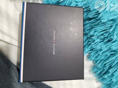 tommy Hilfiger wallet
