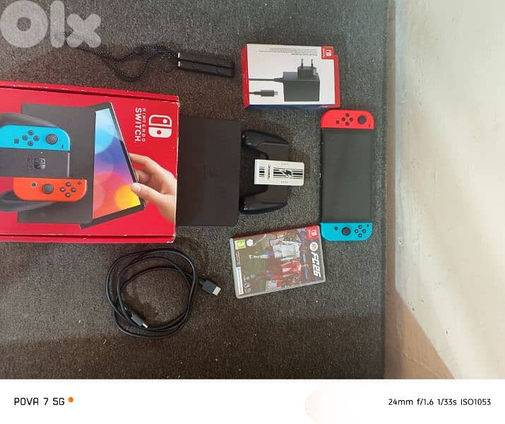 Nintendo switch oled in mint condition 1