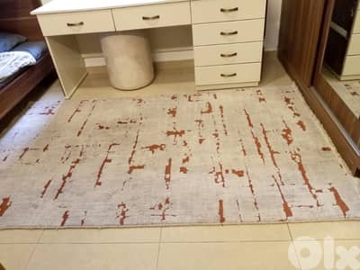 سجادة تقيلة ومرتبة