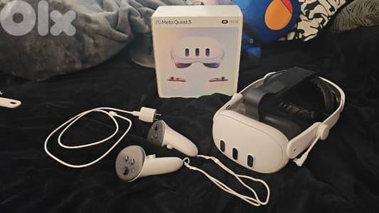 3 Month Old Meta Quest 3 + Battery Strap,