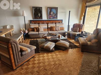 full living room, seats 9 comfortably