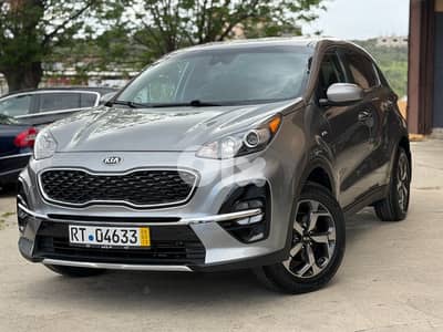 Kia Sportage model 2021 4wd. 22 000 miles onlyyy