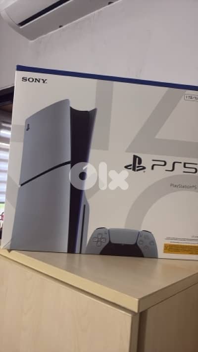 ps5 very very clean used like new (bought 22 days ago)