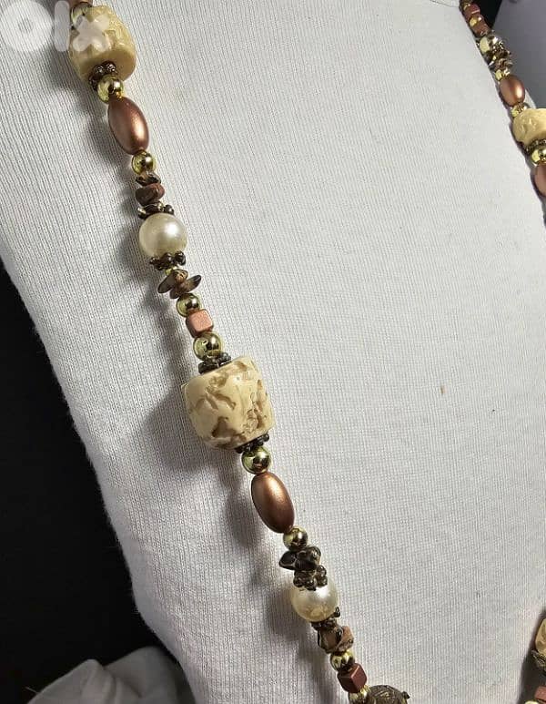 10$ vintage beaded necklace, 1